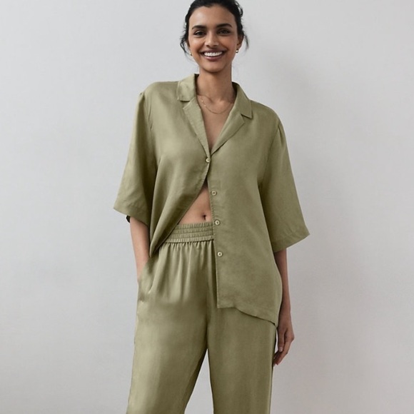 Aritzia Tops - Aritzia Wilfred Aries button up top